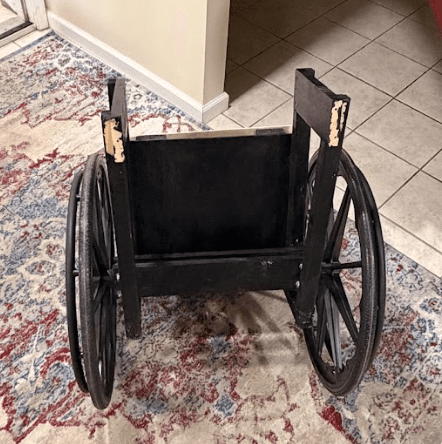 Foot rest structure before reinforcement showing the original design